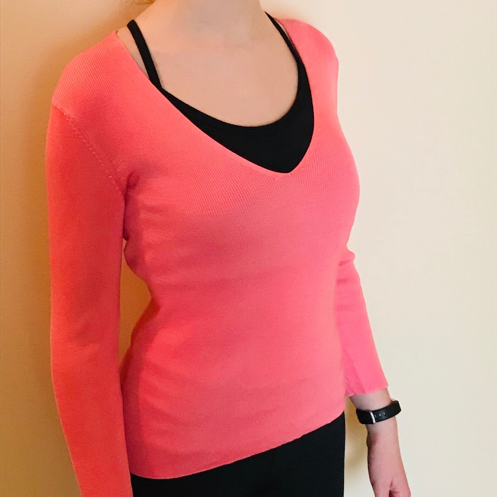 🔥Price Drop🔥Henri Bendel 100% Silk VNeck Sweater